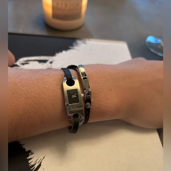 GUCCI 6100L Wrap Around Watch - Picture 8 of 8